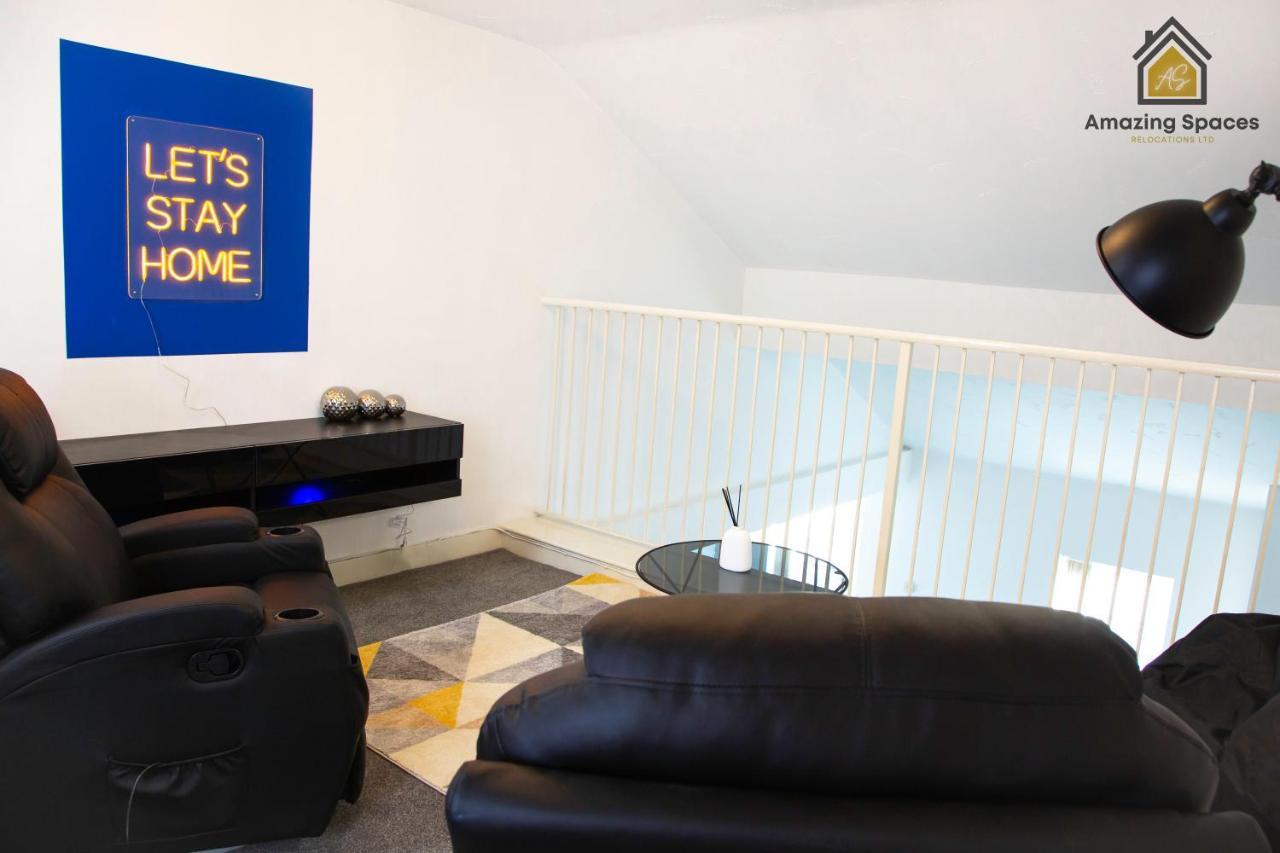 Amazing Spaces: Large Duplex with Parking & Wi-Fi Warrington Exterior photo